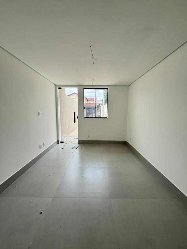 Casa, Santa Mônica, 2 Quartos, 2 Vagas, 2 Suítes