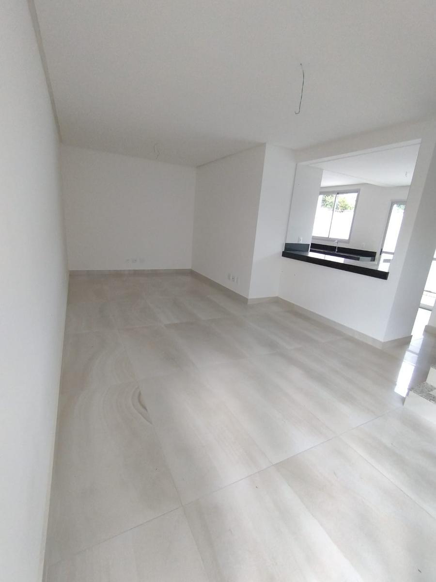 Casa, Centro, 3 Quartos, 2 Vagas, 1 Suíte