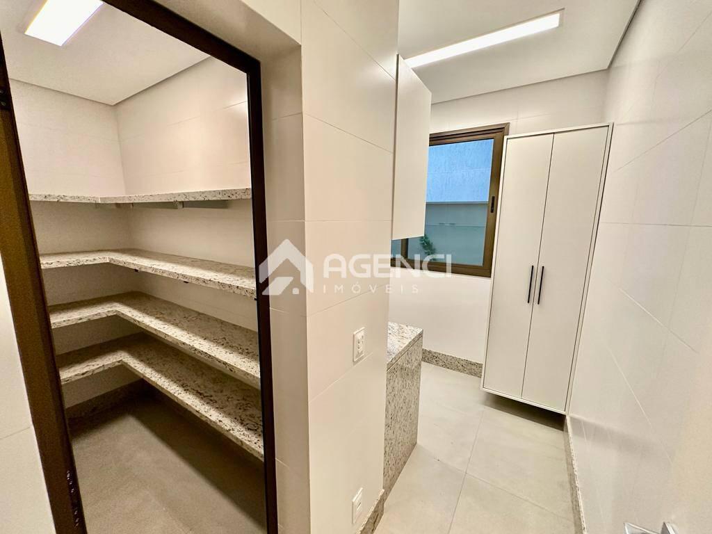 Casa, Alphaville - Lagoa dos Ingleses, 4 Quartos, 0 Vaga, 4 Suítes