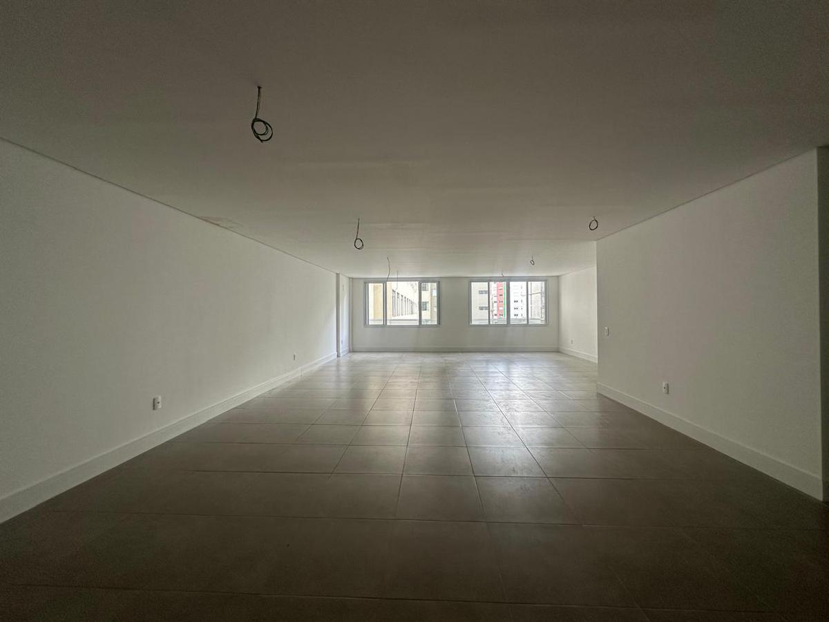 Sala, Lourdes, 1 Quarto, 0 Vaga