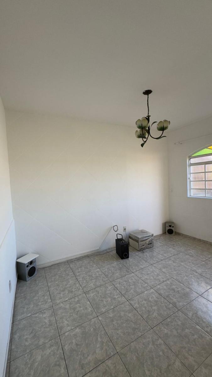 Casa, Fernão Dias, 3 Quartos, 4 Vagas, 1 Suíte