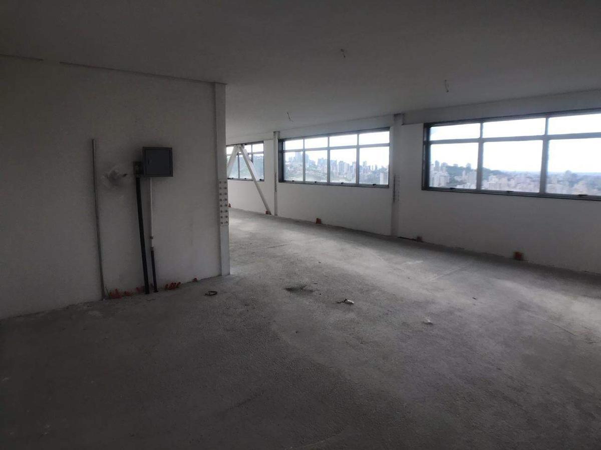 Prédio, Santa Lúcia, 32 Vagas