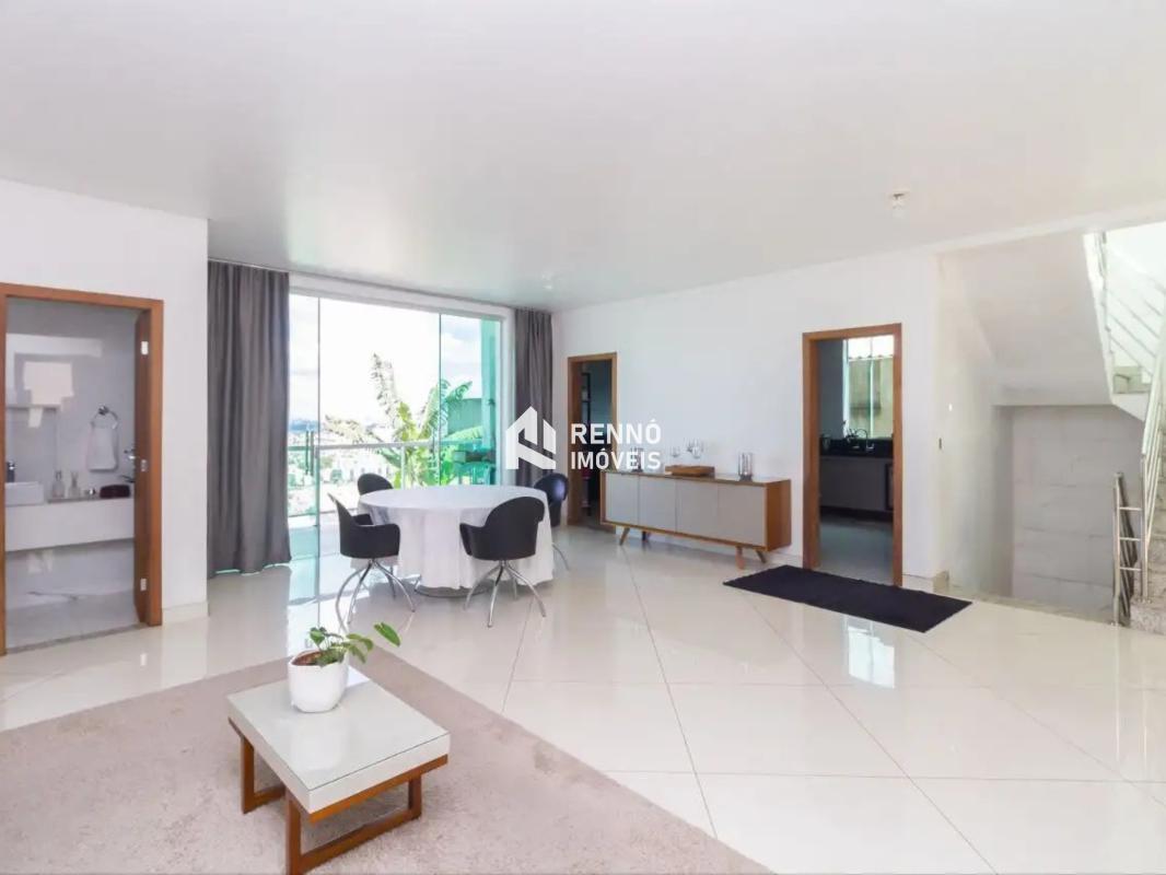 Casa, Estoril, 4 Quartos, 3 Vagas, 4 Suítes