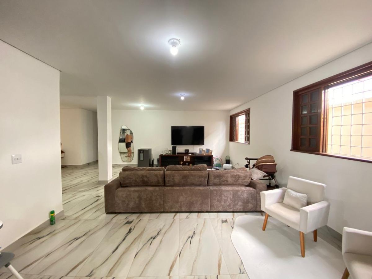 Casa, Castelo, 4 Quartos, 3 Vagas, 3 Suítes