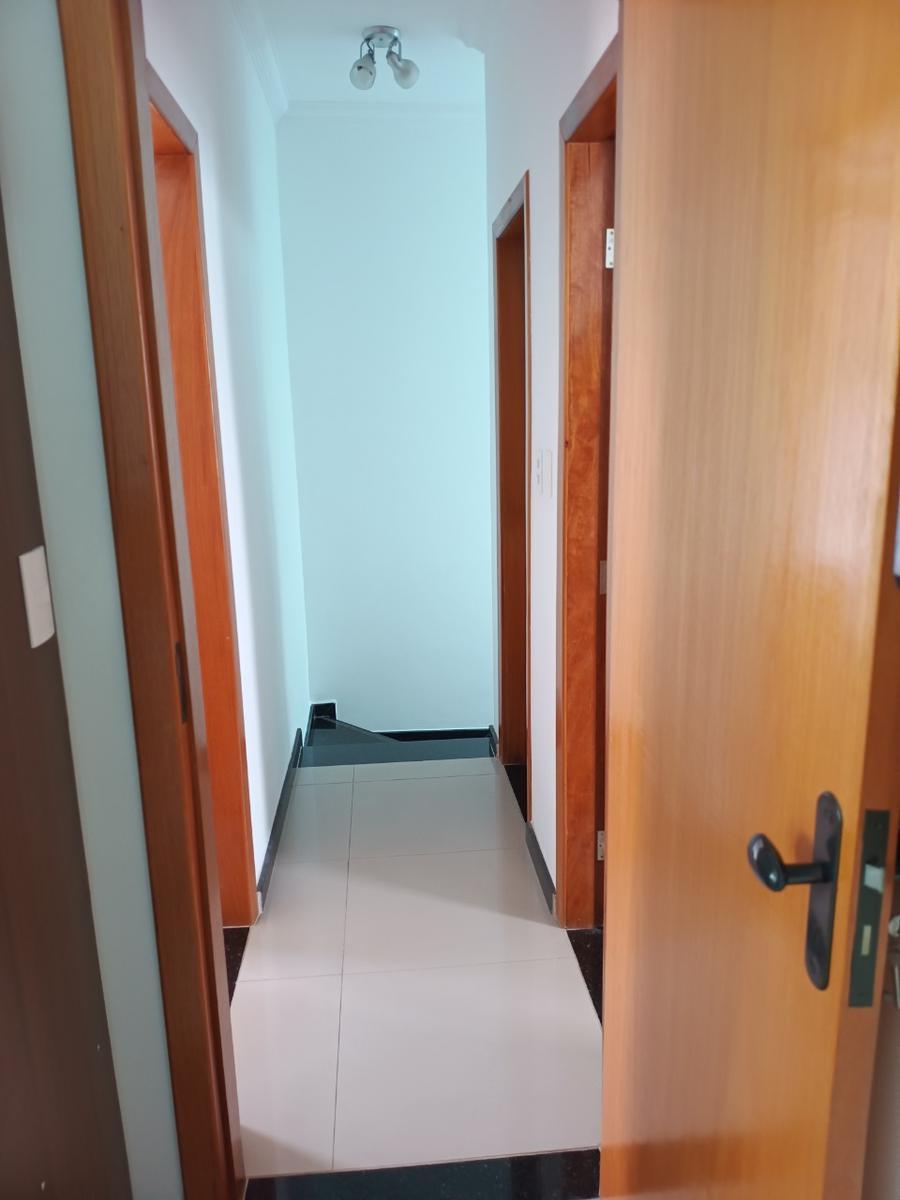Casa, Europa, 3 Quartos, 2 Vagas, 1 Suíte