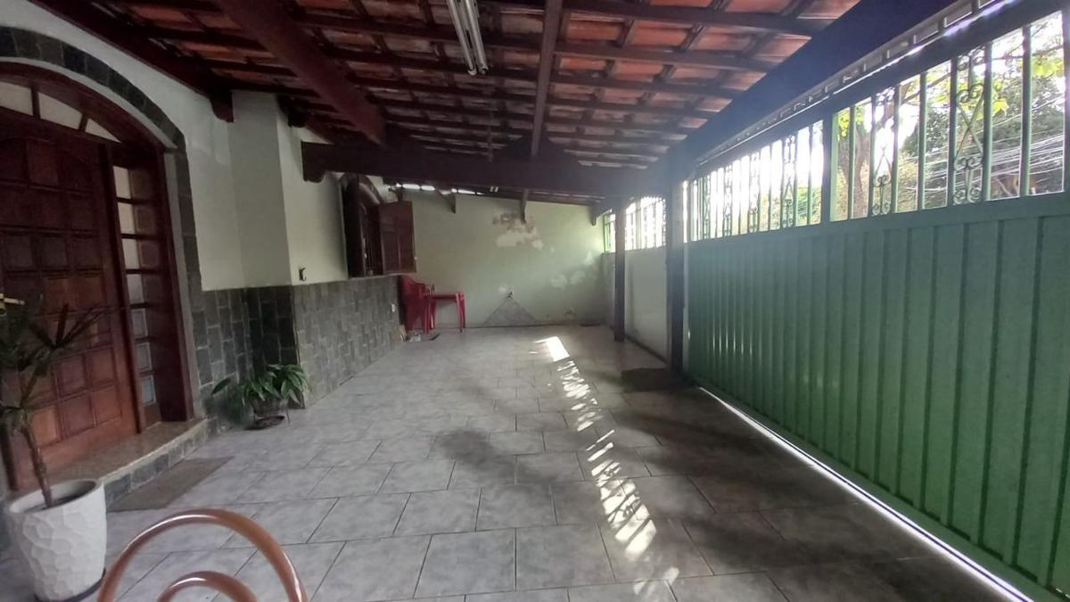 Casa, Cachoeirinha, 5 Quartos, 3 Vagas, 1 Suíte