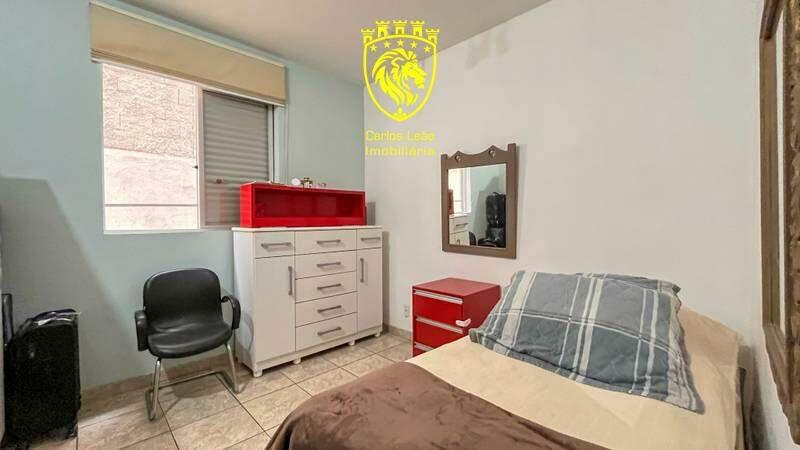 Casa, Buritis, 5 Quartos, 0 Vaga, 1 Suíte