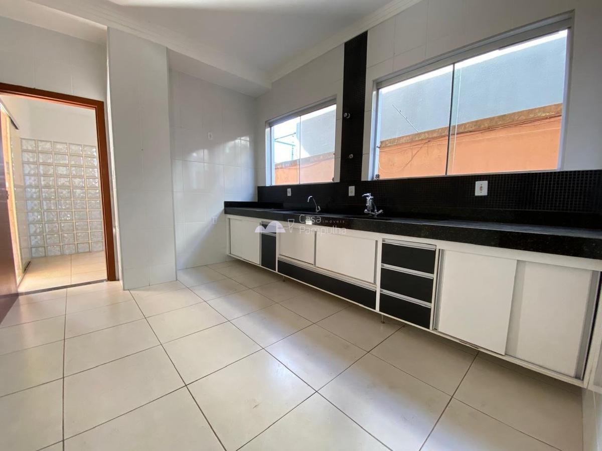 Casa, Trevo, 5 Quartos, 4 Vagas, 3 Suítes