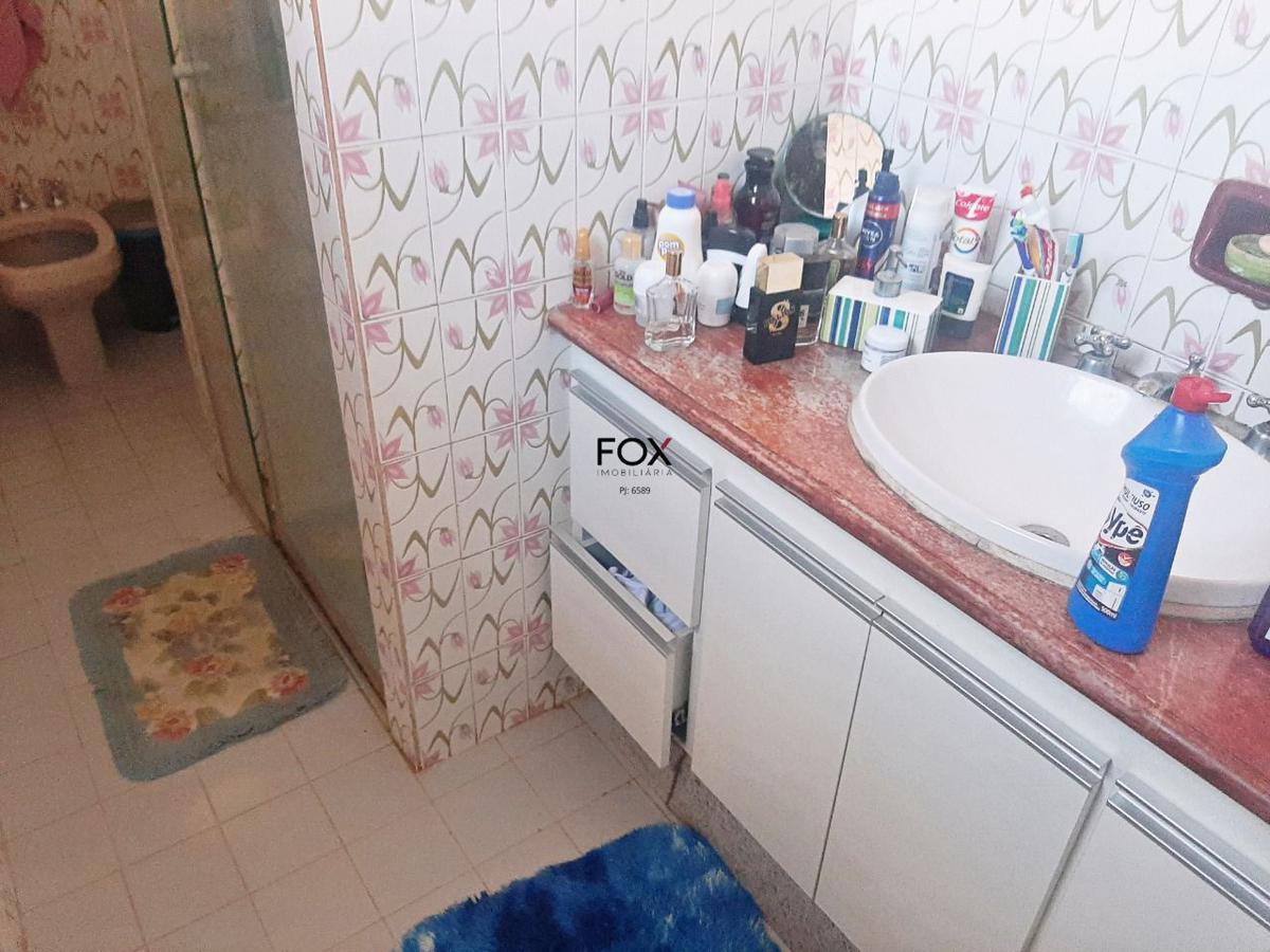 Casa, Colégio Batista, 6 Quartos, 2 Vagas, 1 Suíte