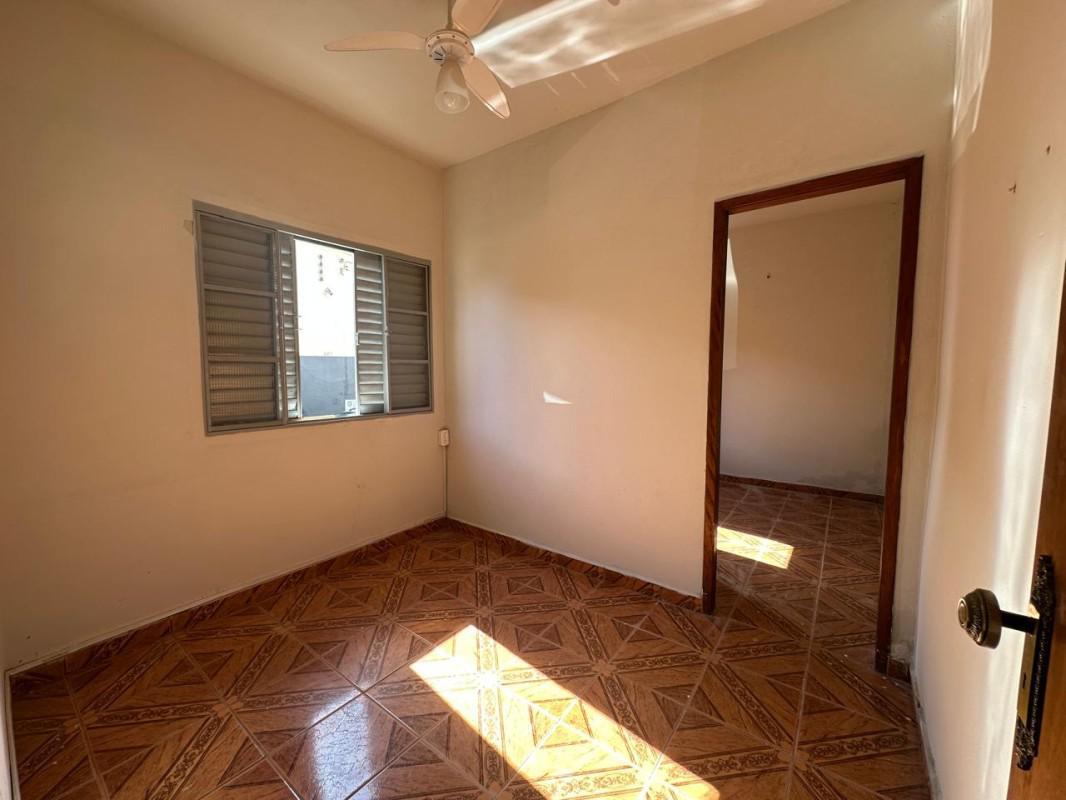 Casa, Centro, 2 Quartos, 0 Vaga
