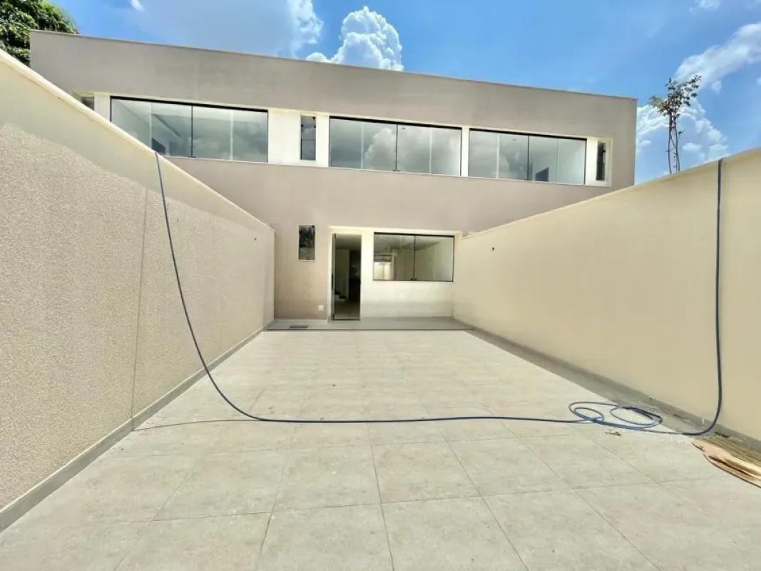 Casa, Santa Branca, 3 Quartos, 3 Vagas, 1 Suíte