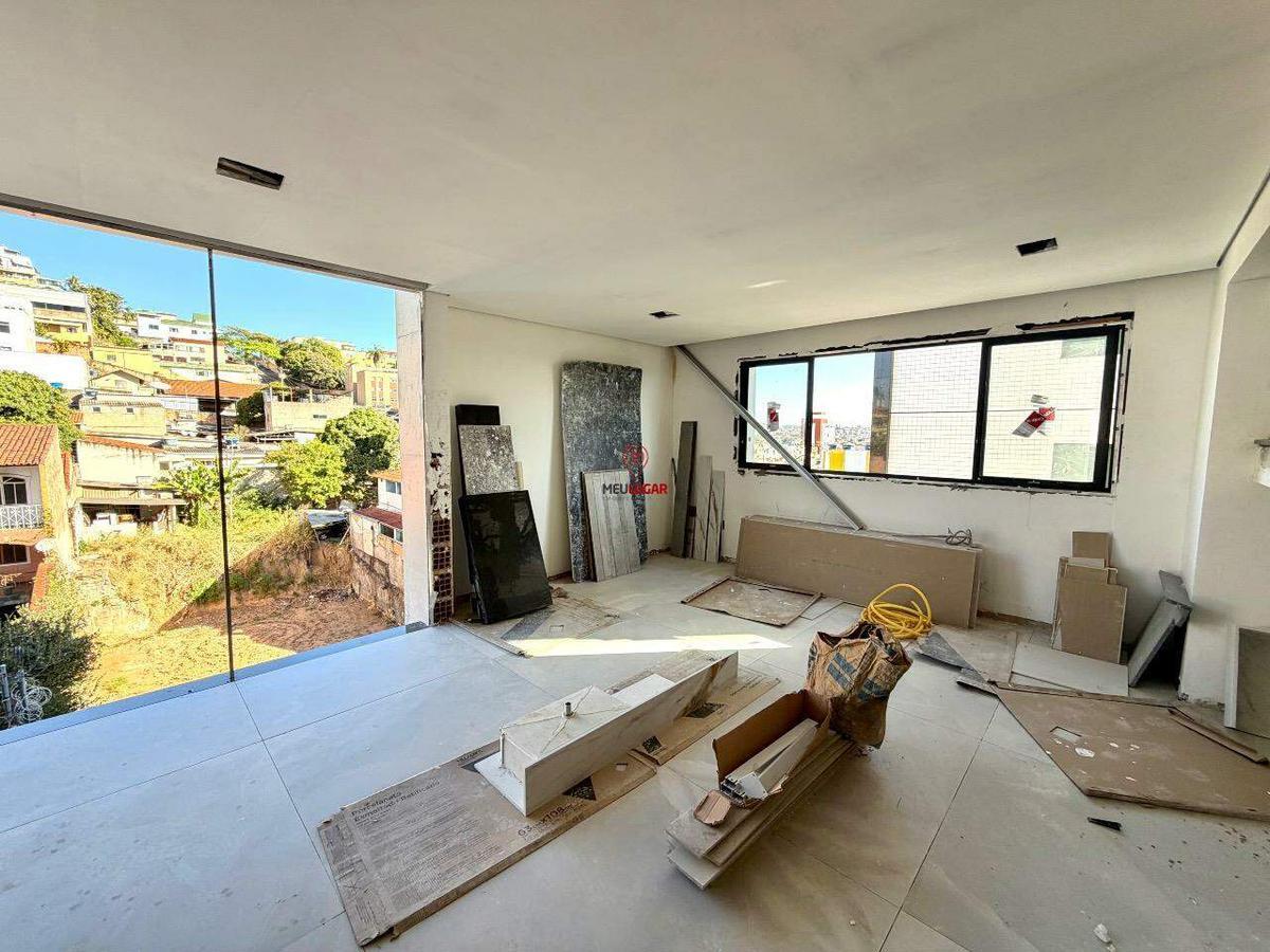 Cobertura, Barreiro, 3 Quartos, 3 Vagas, 1 Suíte