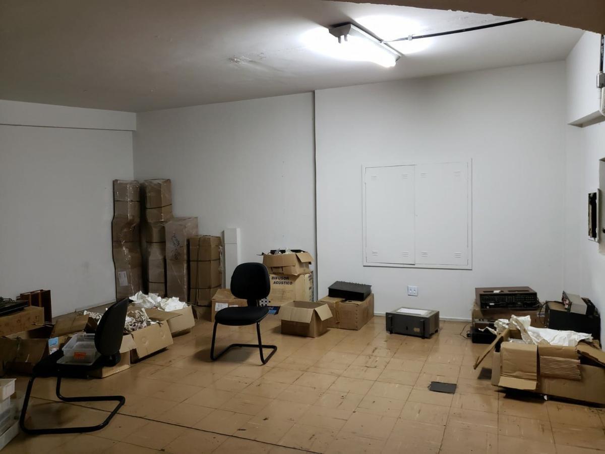 Prédio, Centro, 0 Quarto, 0 Vaga