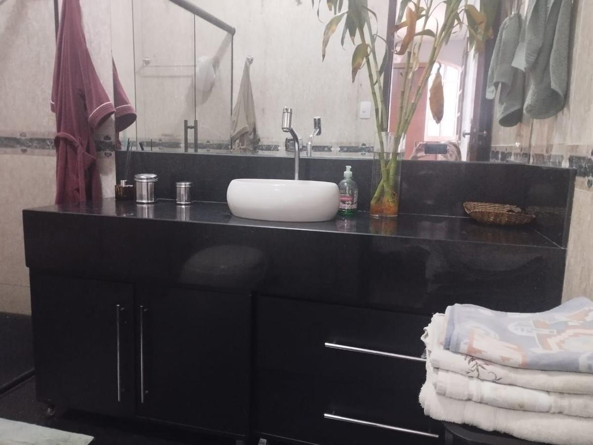 Casa, Santa Cruz, 3 Quartos, 7 Vagas, 1 Suíte