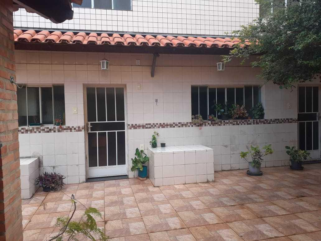 Casa, Casa Branca, 4 Quartos, 9 Vagas, 1 Suíte