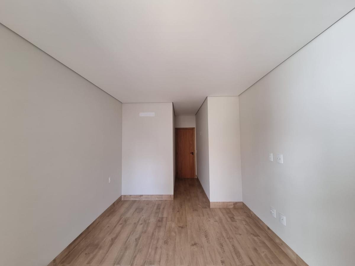 Casa, Jaraguá, 4 Quartos, 4 Vagas, 1 Suíte