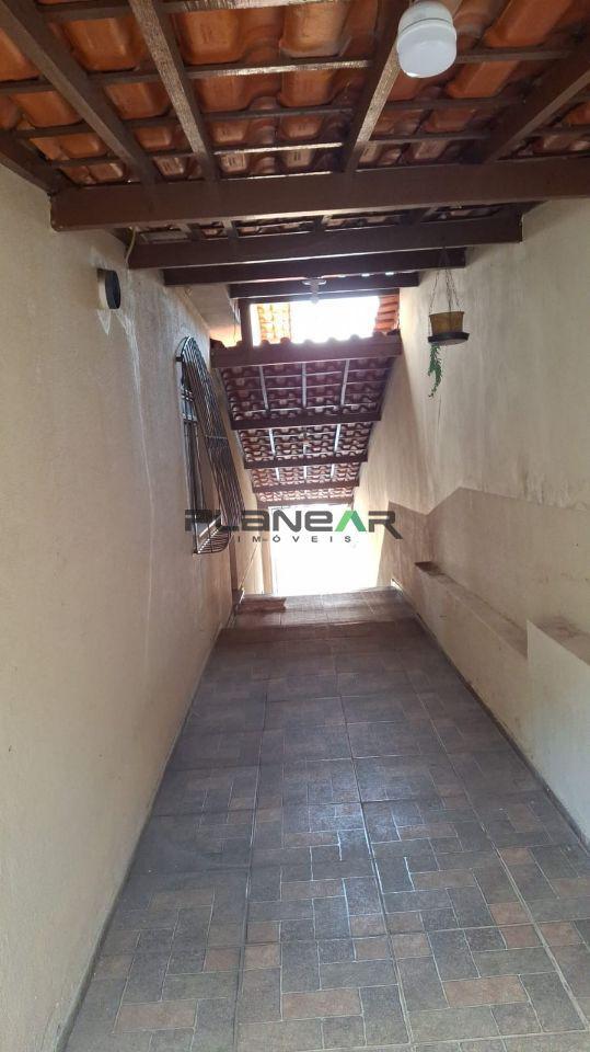 Casa, Industrial, 3 Quartos, 4 Vagas, 1 Suíte