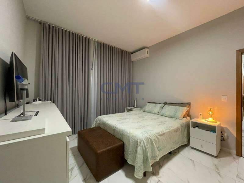 Casa, Santa Efigênia, 3 Quartos, 2 Vagas, 1 Suíte