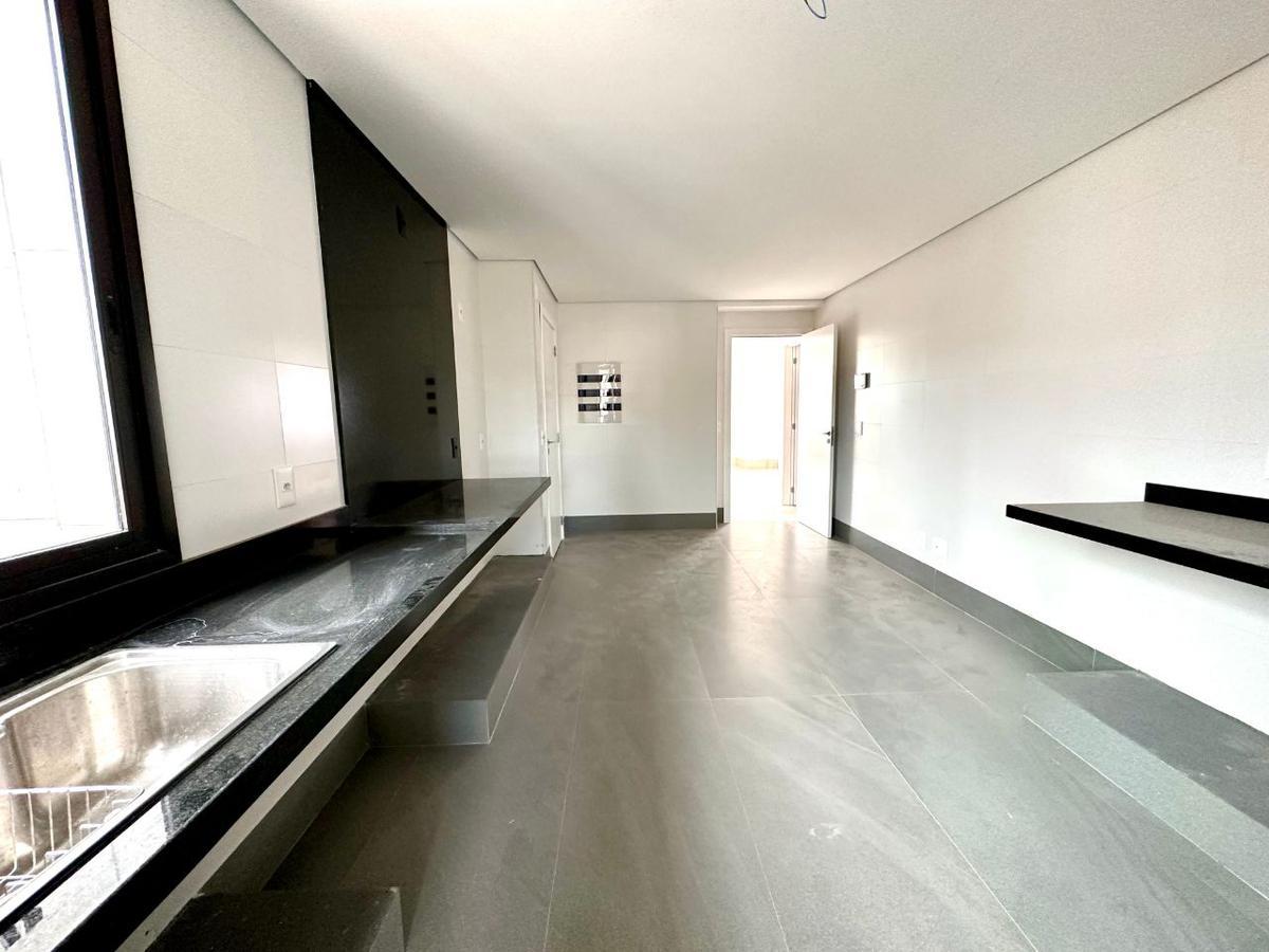 Apartamento, Serra, 4 Quartos, 4 Vagas, 2 Suítes