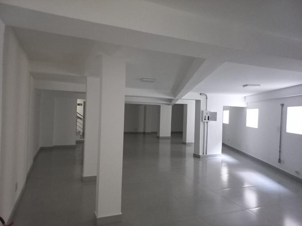 Loja, Funcionários