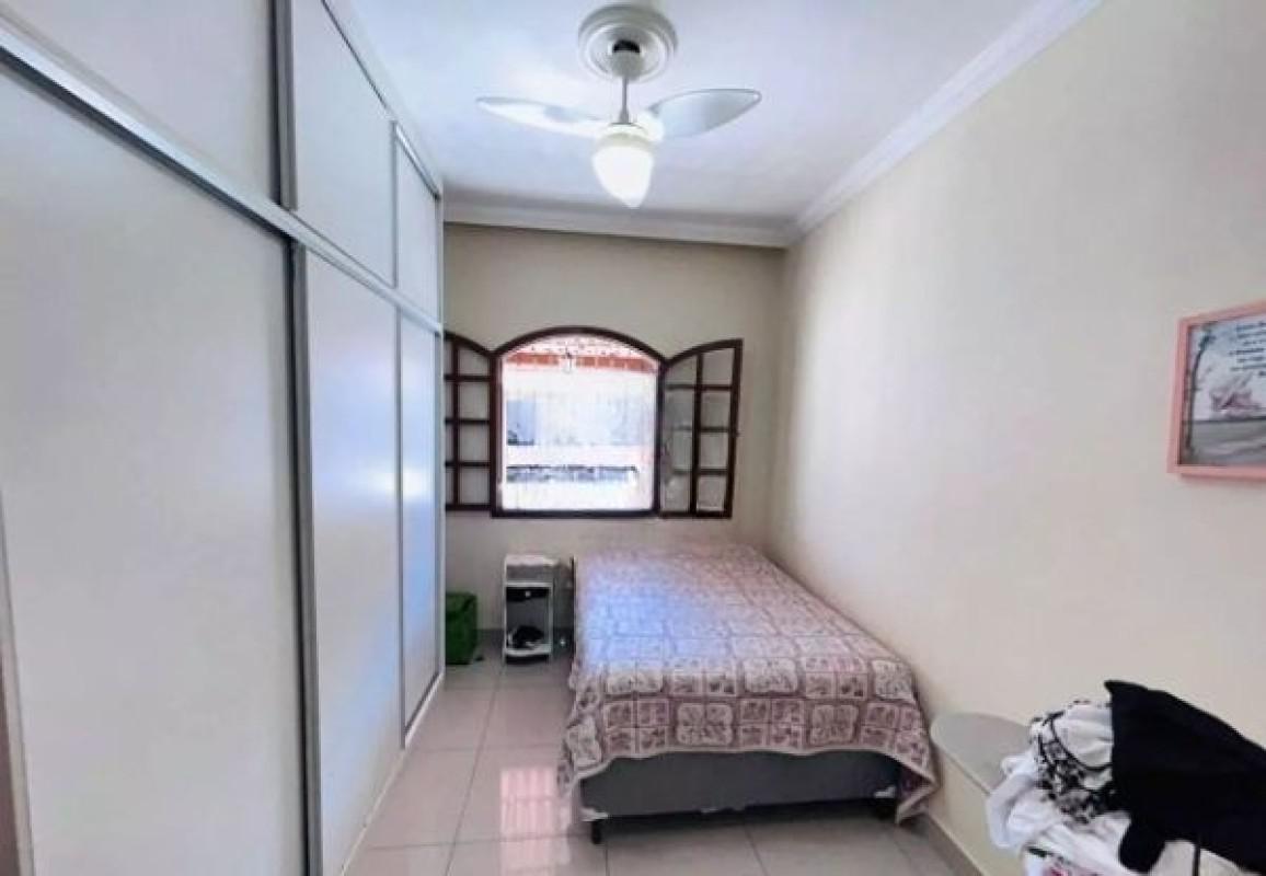 Casa, Céu Azul, 3 Quartos, 5 Vagas, 1 Suíte