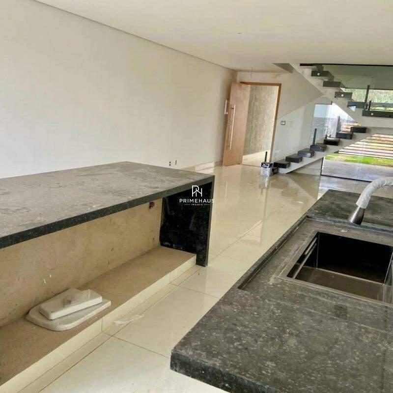 Casa, Manacás, 3 Quartos, 2 Vagas, 1 Suíte