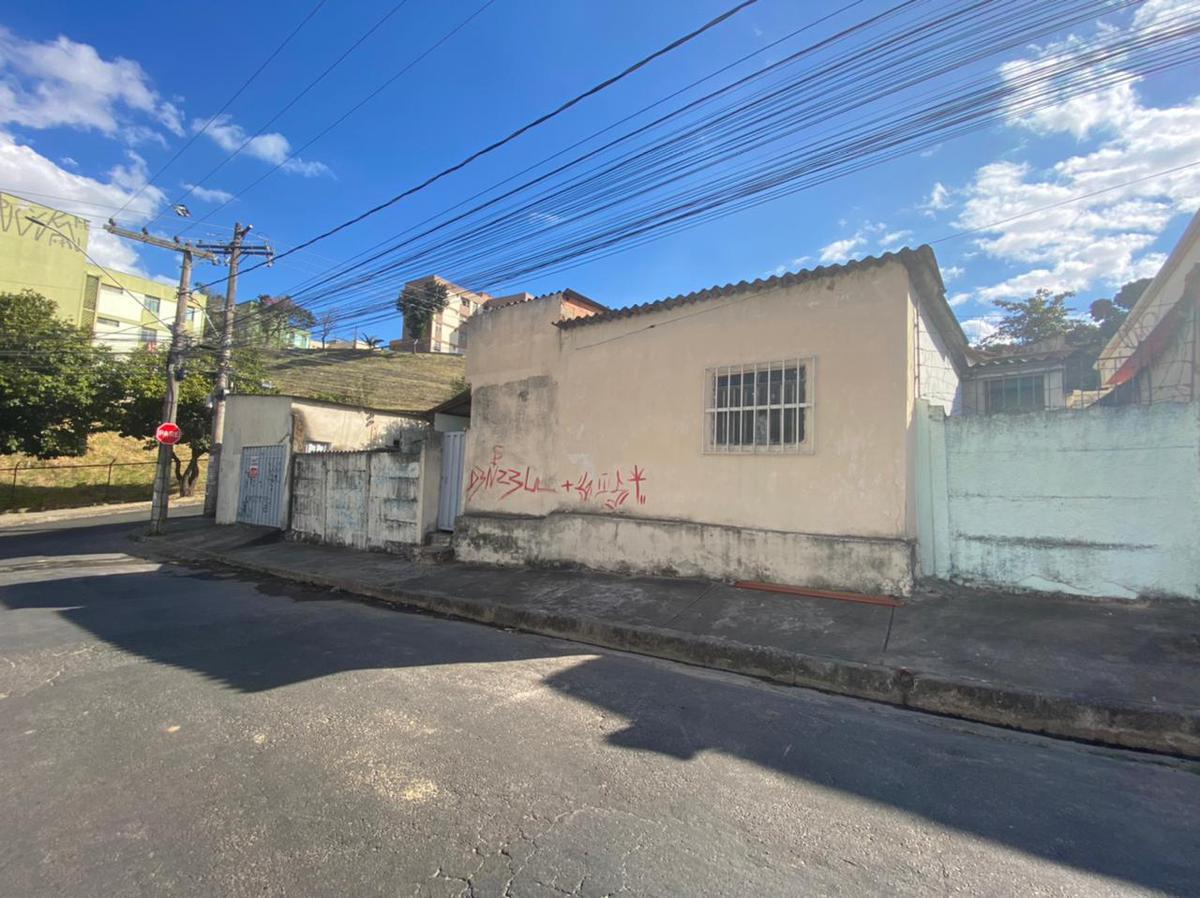 Lote, Monte Castelo, 8 Quartos, 4 Vagas