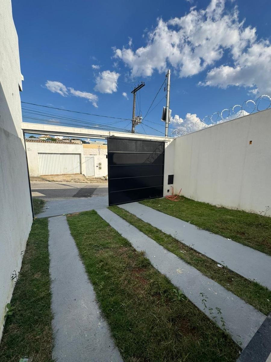 Casa, Serra Dourada, 3 Quartos, 2 Vagas, 1 Suíte