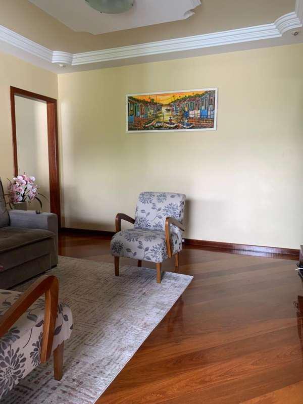 Casa, Alvorada, 3 Quartos, 8 Vagas, 1 Suíte