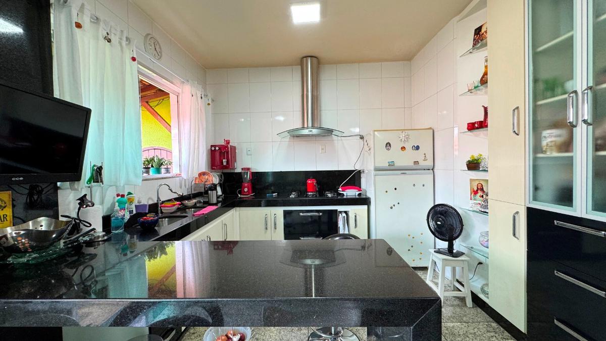 Casa, Planalto, 4 Quartos, 3 Vagas, 2 Suítes