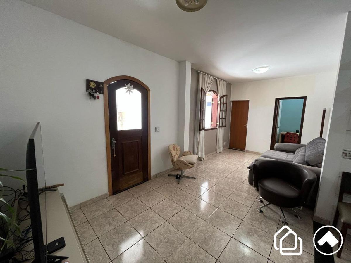 Casa, Buritis, 5 Quartos, 5 Vagas, 1 Suíte