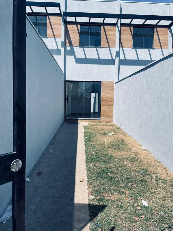 Casa, Piratininga (venda Nova), 2 Quartos, 1 Vaga, 2 Suítes