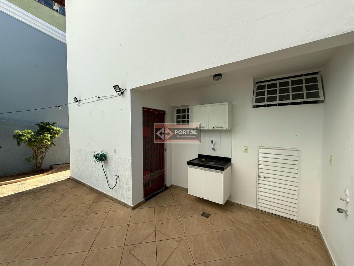 Casa, Itapoã, 3 Quartos, 4 Vagas, 1 Suíte