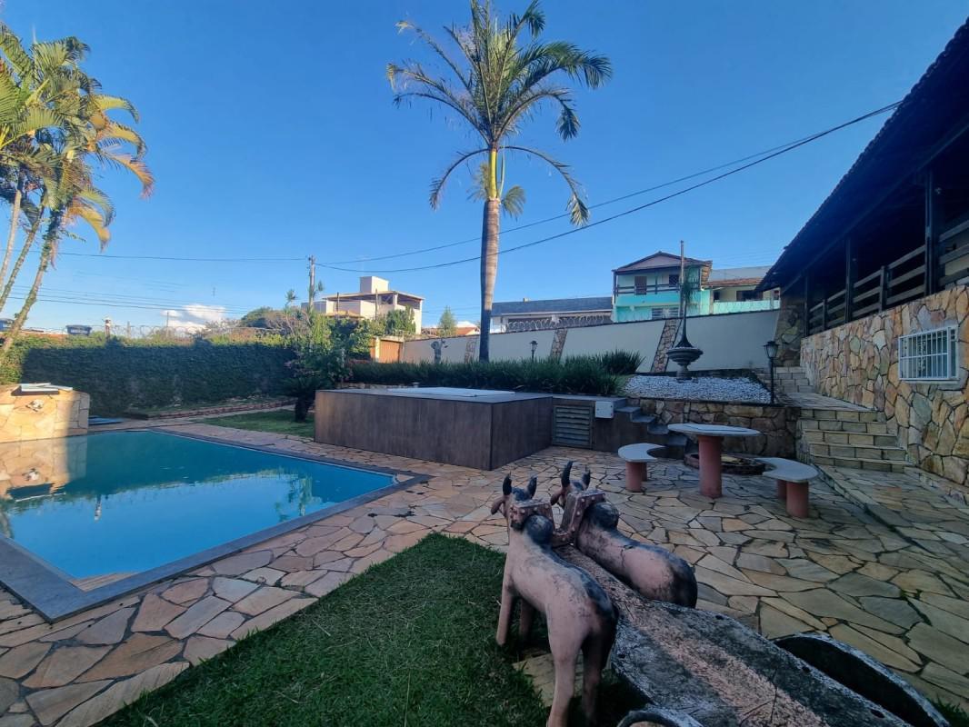 Casa, Centro, 4 Quartos, 6 Vagas, 1 Suíte