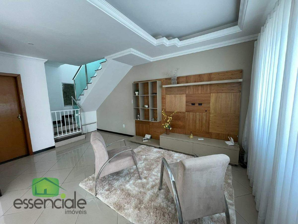 Casa, Europa, 3 Quartos, 2 Vagas, 1 Suíte