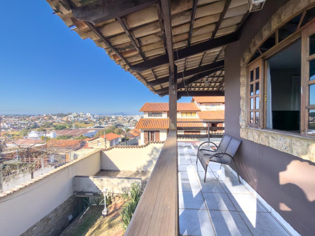 Casa, Santa Maria, 3 Quartos, 1 Vaga, 2 Suítes