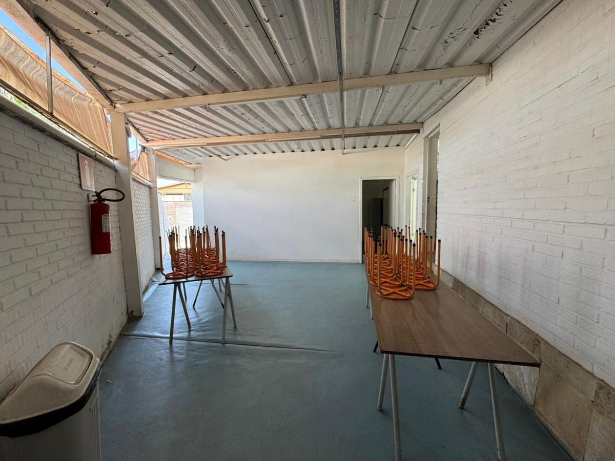 Prédio, Colégio Batista, 0 Quarto, 0 Vaga