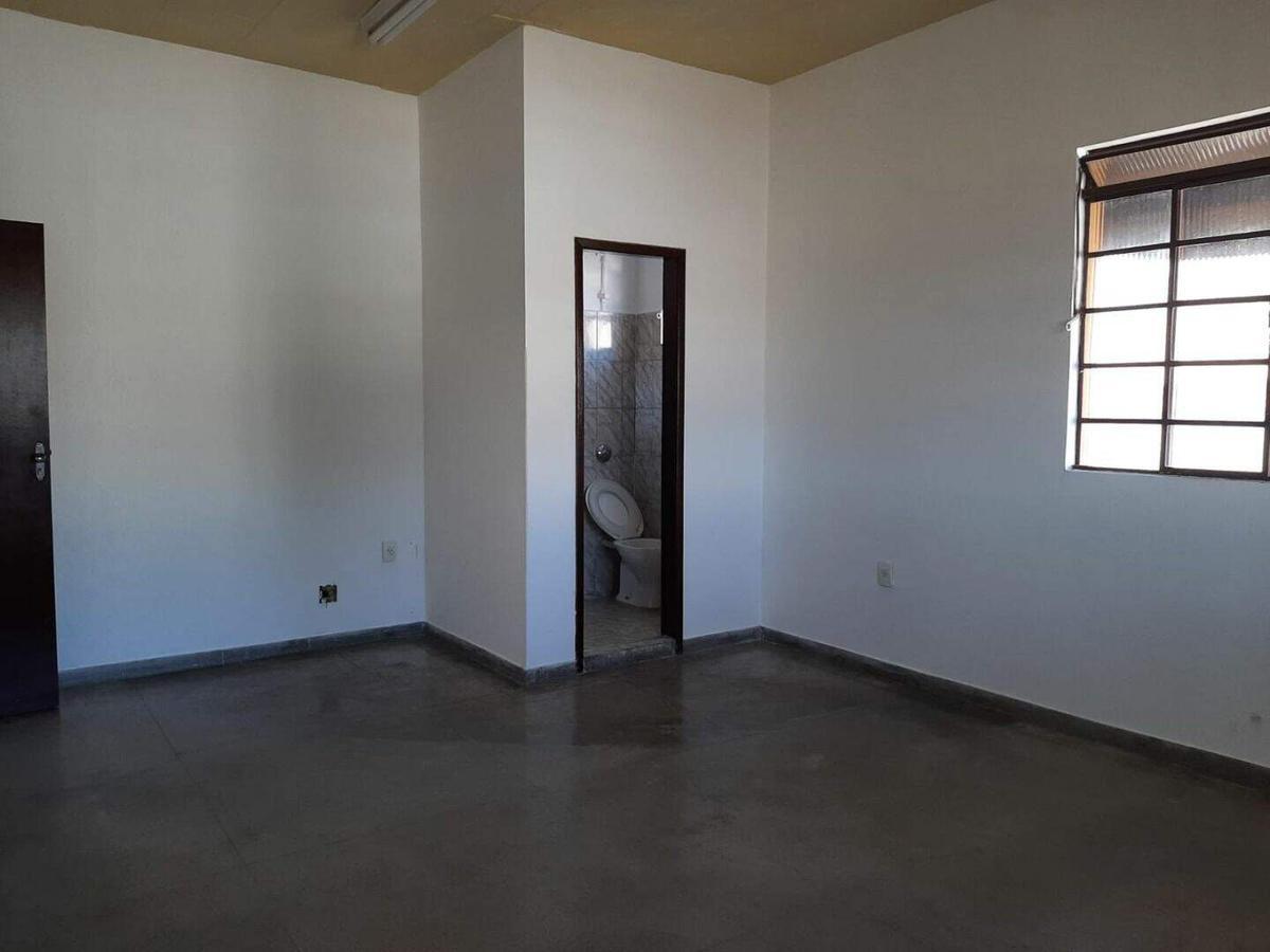 Sala, Nossa Senhora das Graças, 0 Quarto, 4 Vagas