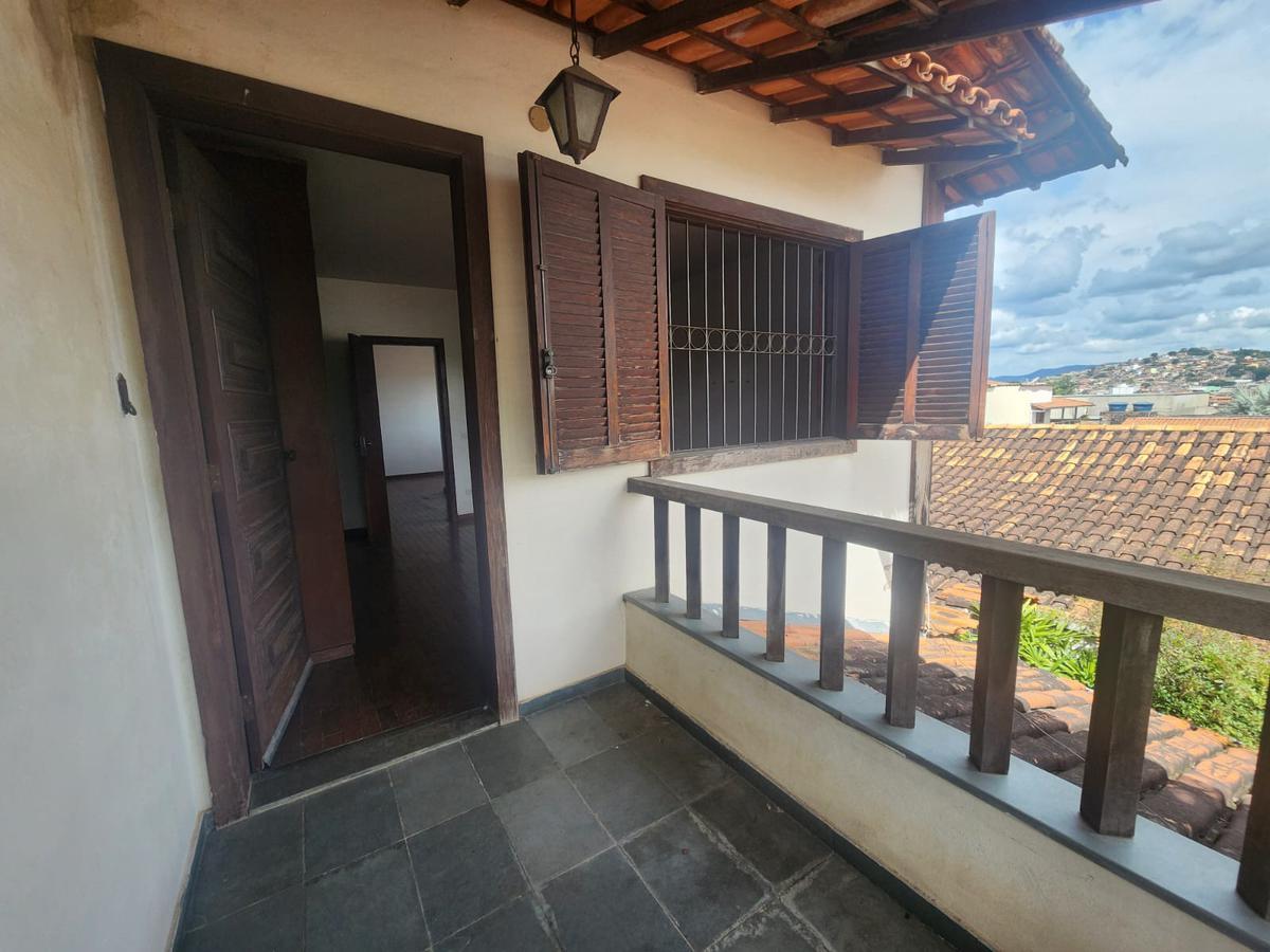 Casa, Coqueiros, 4 Quartos, 2 Vagas, 1 Suíte