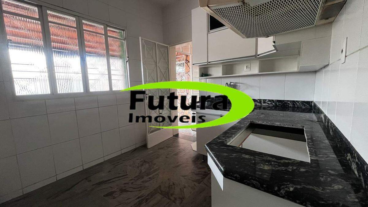 Casa, Miramar (barreiro), 4 Quartos, 2 Vagas, 2 Suítes