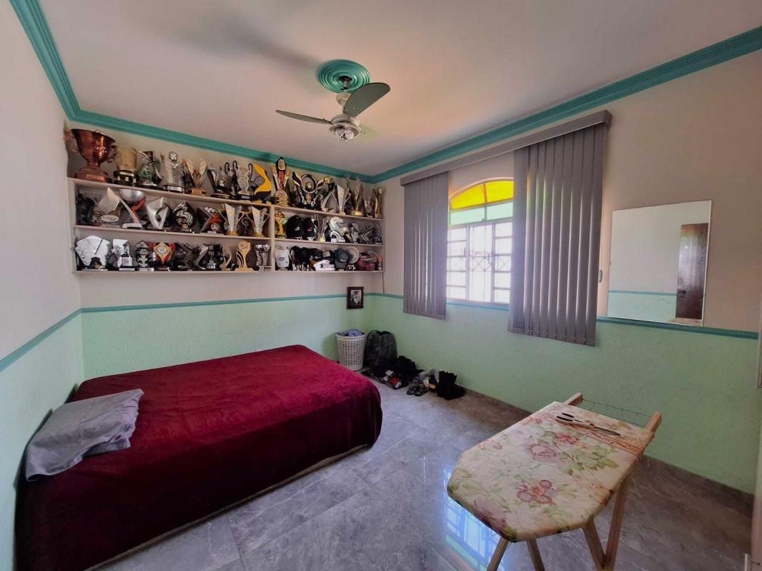 Casa, Jardim Riacho das Pedras, 3 Quartos, 8 Vagas, 2 Suítes