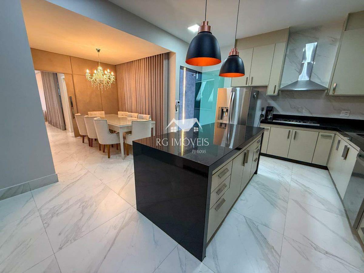 Casa, Brasil Industrial, 8 Quartos, 3 Vagas, 3 Suítes