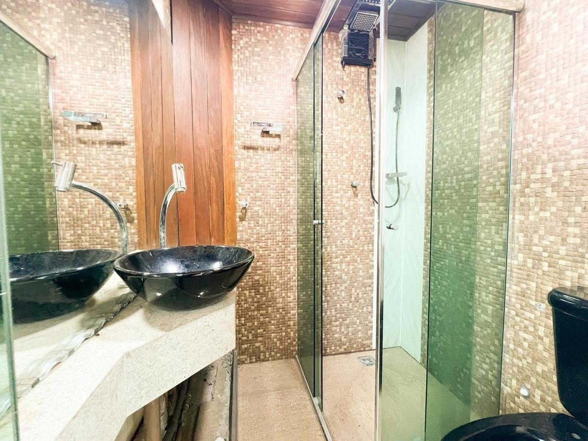 Casa, Trevo, 5 Quartos, 8 Vagas, 1 Suíte