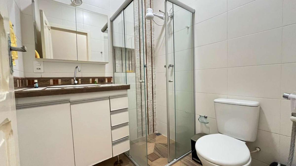 Apartamento, Floresta, 6 Quartos, 0 Vaga, 1 Suíte