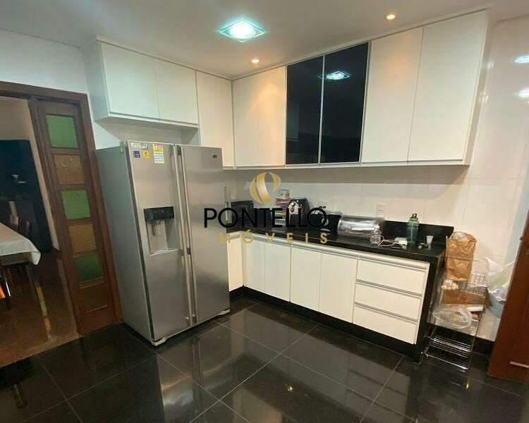 Casa, Santa Lúcia, 5 Quartos, 4 Vagas, 3 Suítes