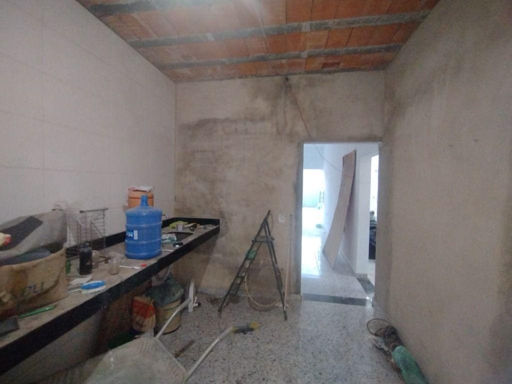 Casa, Jardim Vitória, 2 Quartos, 0 Vaga