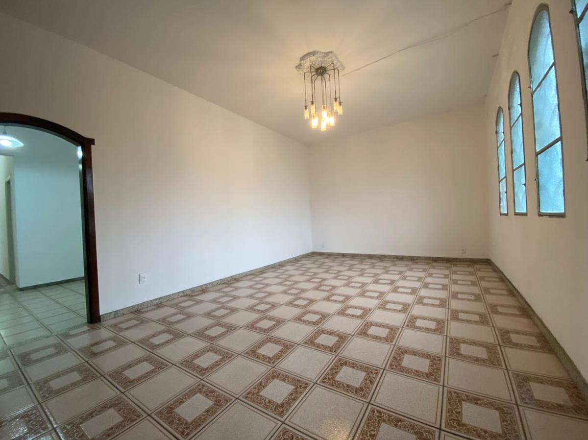 Casa, João Pinheiro, 4 Quartos, 0 Vaga, 2 Suítes