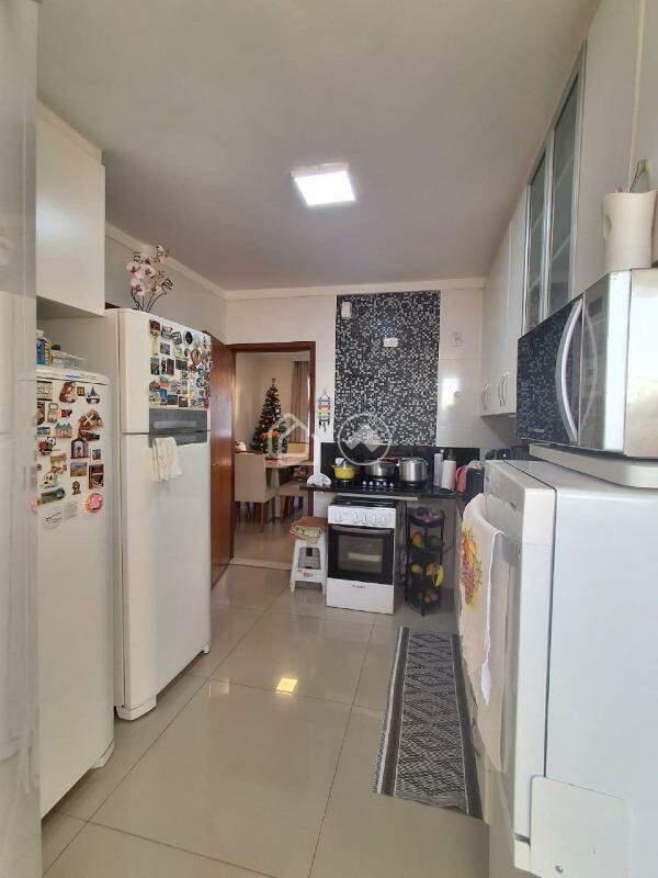 Apartamento, Estoril, 3 Quartos, 2 Vagas, 1 Suíte