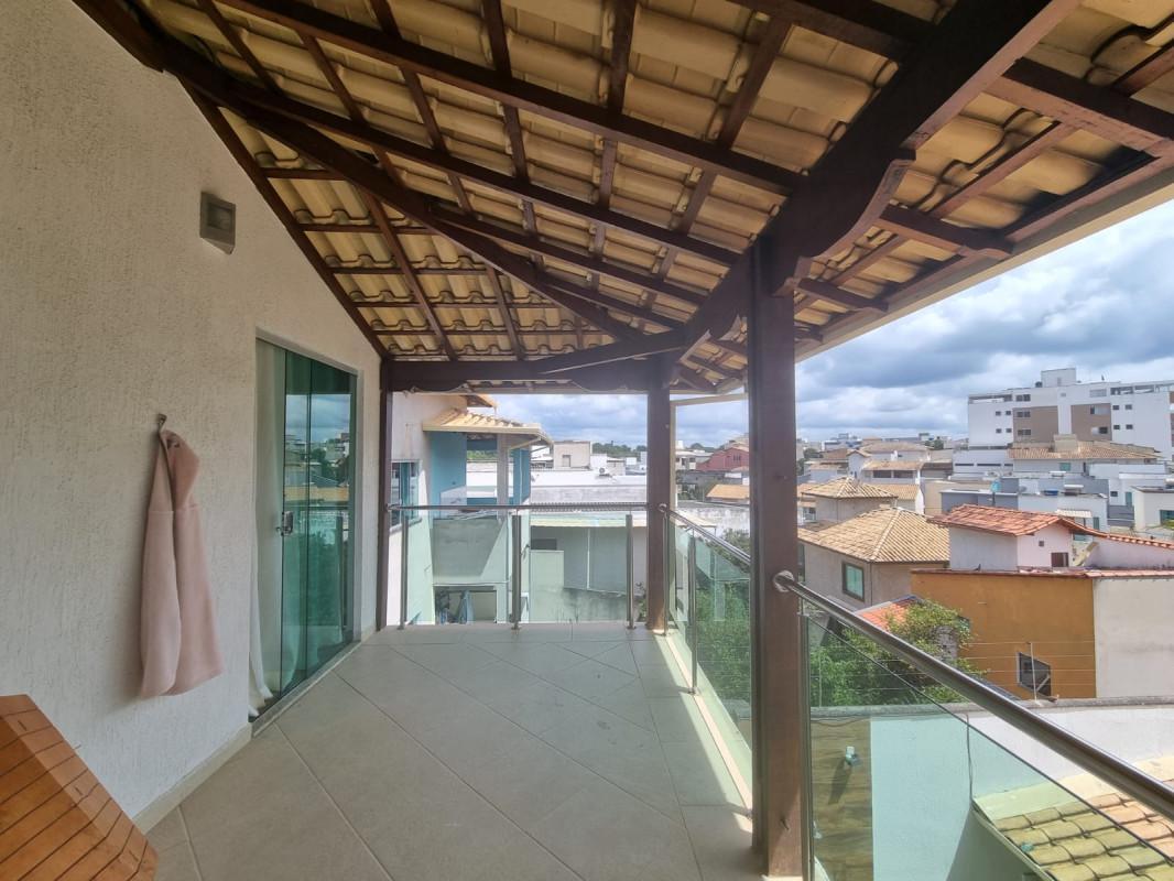 Casa, Europa, 3 Quartos, 2 Vagas, 1 Suíte