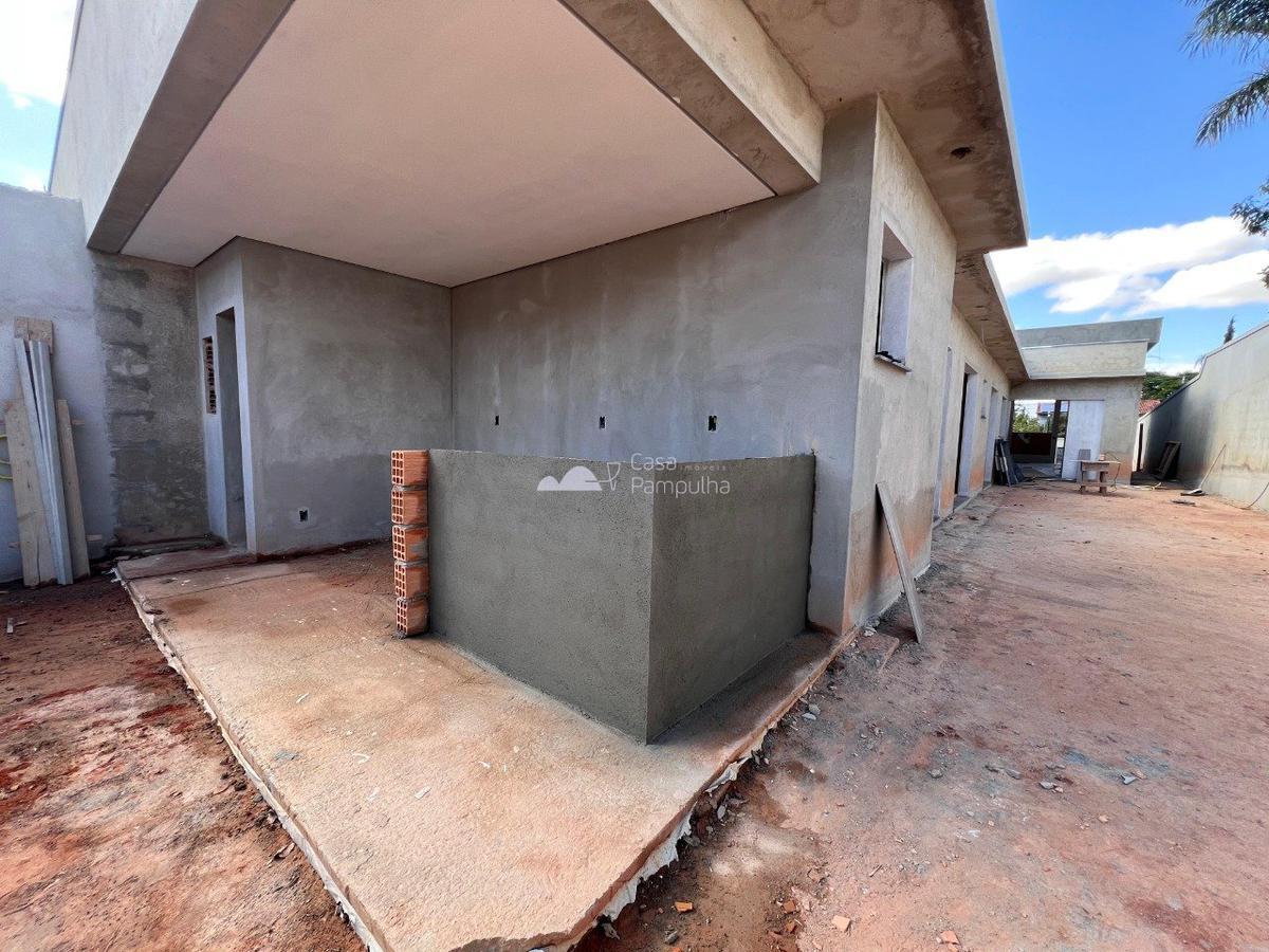 Casa, Trevo, 4 Quartos, 3 Vagas, 3 Suítes